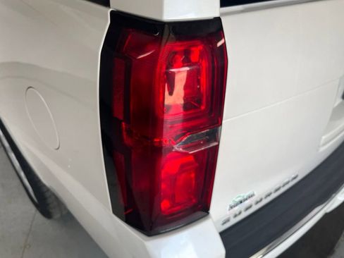 Used 2019 Chevrolet Suburban Premier AWD/4WD image 43
