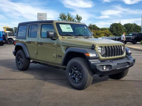 Used 2026 Jeep Wrangler Sport image 2