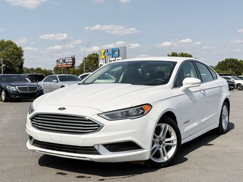 Used 2018 Ford Fusion SE w/ Equipment Group 602A FWD image 1