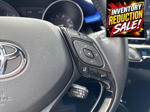 Used 2021 Toyota C-HR XLE FWD image 27