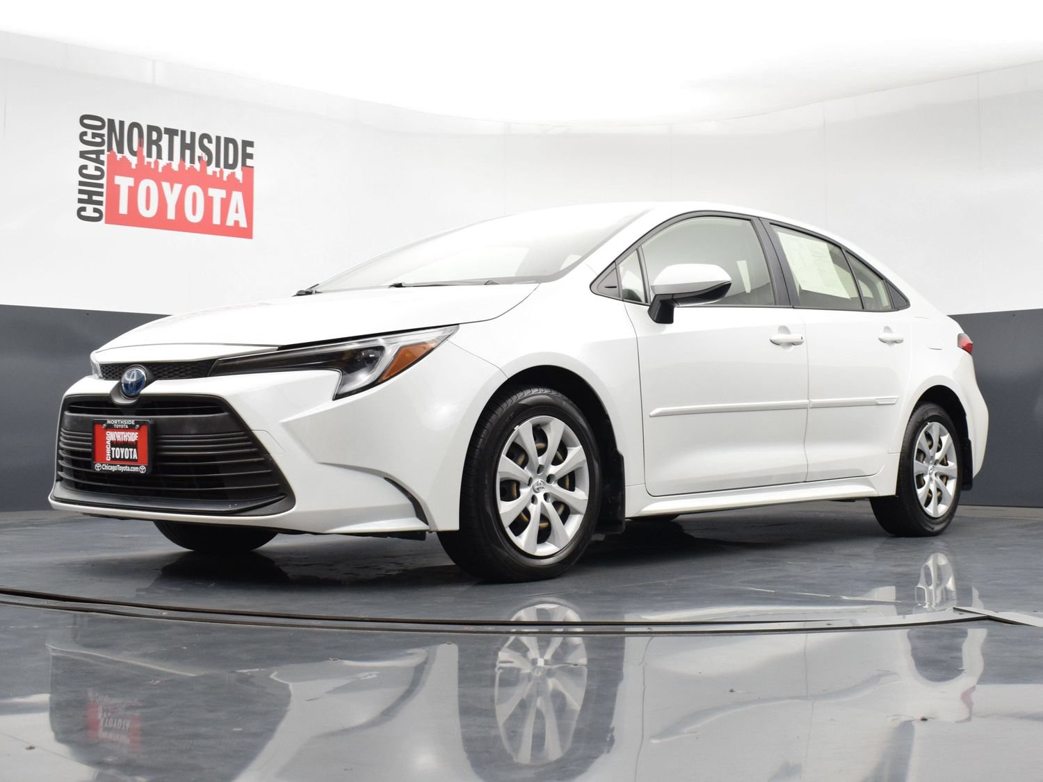 Used 2025 Toyota Corolla LE FWD image 50
