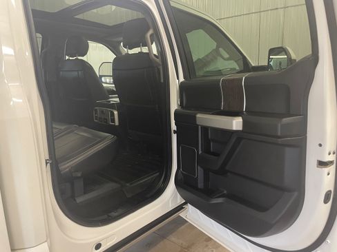 Used 2020 Ford F250 Lariat w/ Lariat Ultimate Package AWD/4WD image 26