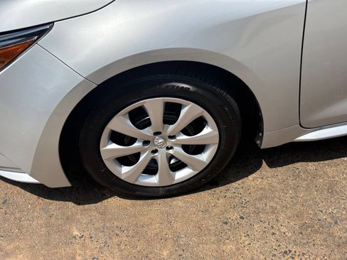 Used 2025 Toyota Corolla LE FWD image 20