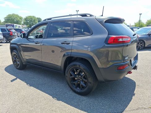 Used 2018 Jeep Cherokee Trailhawk w/ Comfort/Convenience Group AWD/4WD image 4