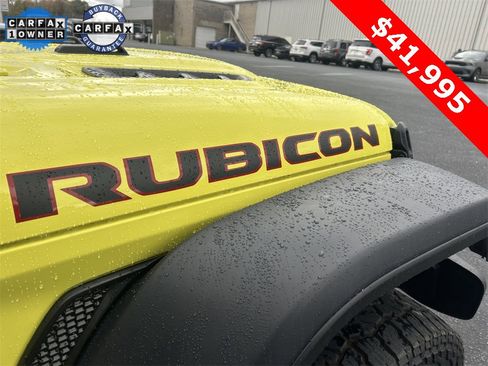 Used 2024 Jeep Gladiator Rubicon w/ Technology Group image 9