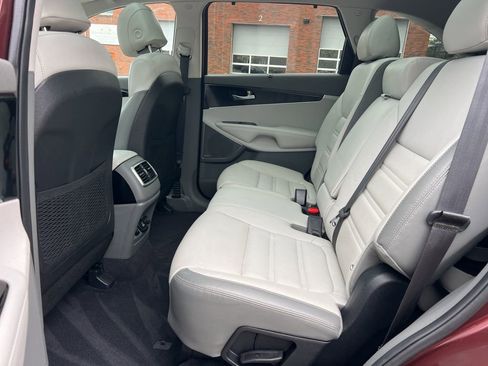 Used 2017 Kia Sorento SX image 27