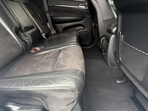 Used 2020 Jeep Grand Cherokee Altitude AWD/4WD image 37