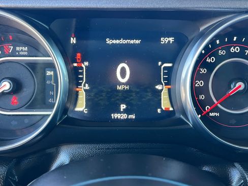 Certified 2022 Jeep Gladiator Mojave w/ Cold Weather Group image 21