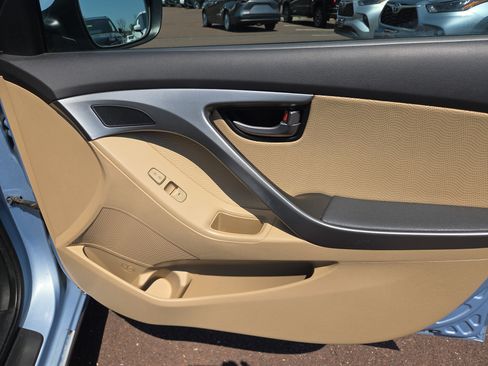 Used 2012 Hyundai Elantra Limited FWD image 17