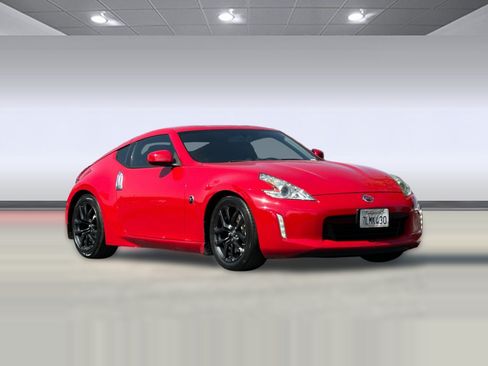 Used 2016 Nissan 370Z Coupe RWD image 7