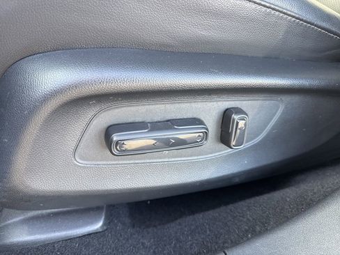 Used 2023 Honda HR-V EX-L image 17