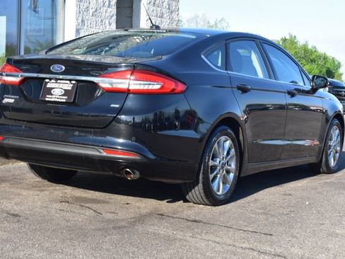 Used 2017 Ford Fusion SE w/ Fusion SE Technology Package FWD image 14