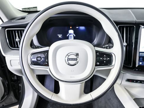 Used 2023 Volvo XC60 B5 Ultimate w/ Protection Package Premier FWD image 11