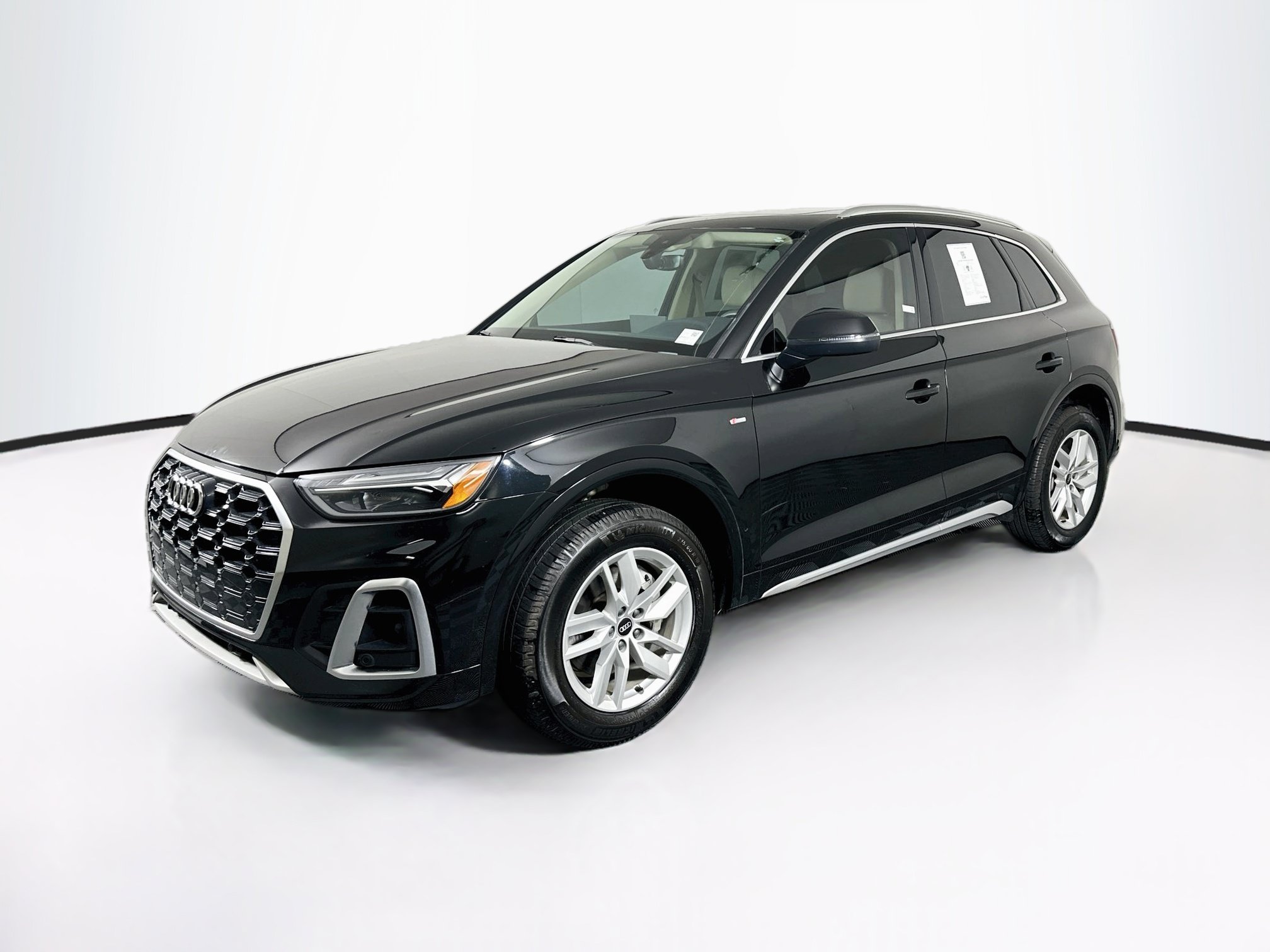 Used 2023 Audi Q5 2.0T Premium w/ Convenience Package AWD/4WD image 3