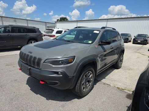 Used 2022 Jeep Cherokee Trailhawk w/ Sound & Nav Group AWD/4WD image 3