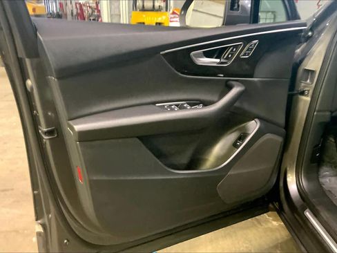 Used 2022 Audi Q7 3.0T Premium image 21