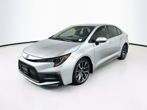 Used 2020 Toyota Corolla SE FWD image 3