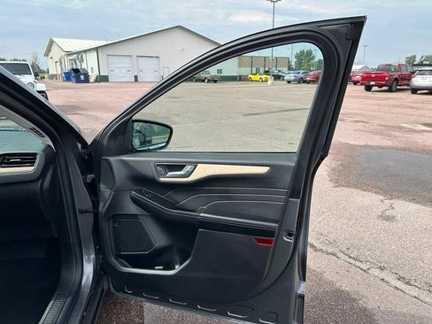 Used 2022 Ford Escape Titanium w/ Titanium Elite Package AWD/4WD image 29