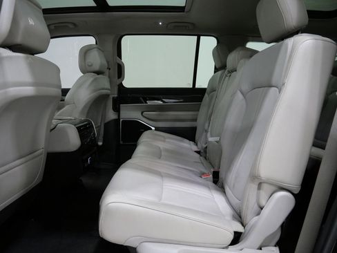 Used 2022 Jeep Wagoneer Series III w/ Premium Group I image 22