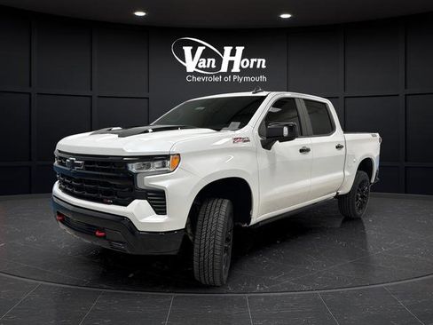 Used 2022 Chevrolet Silverado 1500 LT Trail Boss w/ LT Trail Boss Premium Package AWD/4WD image 3