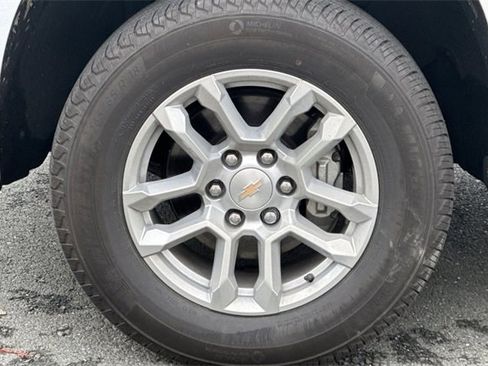 Used 2025 Chevrolet Silverado 1500 LT image 42