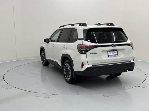 Used 2026 Subaru Forester Premium AWD/4WD image 3