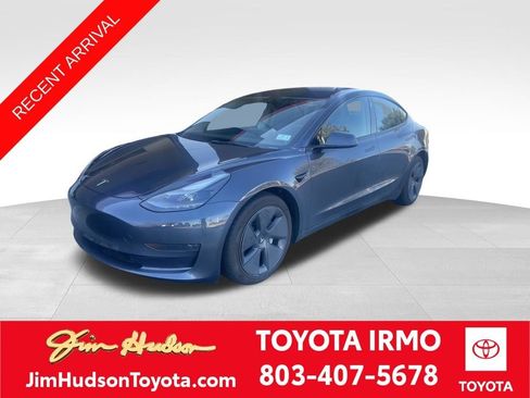 Used 2023 Tesla Model 3 Standard Range image 1