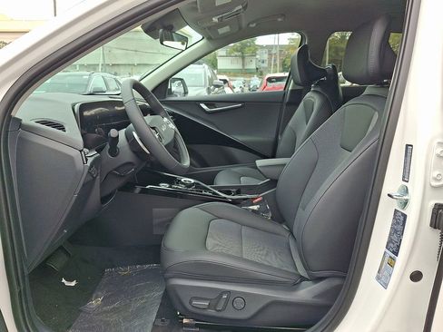 New 2025 Kia Niro Wind w/ Wind Preserve Package image 6