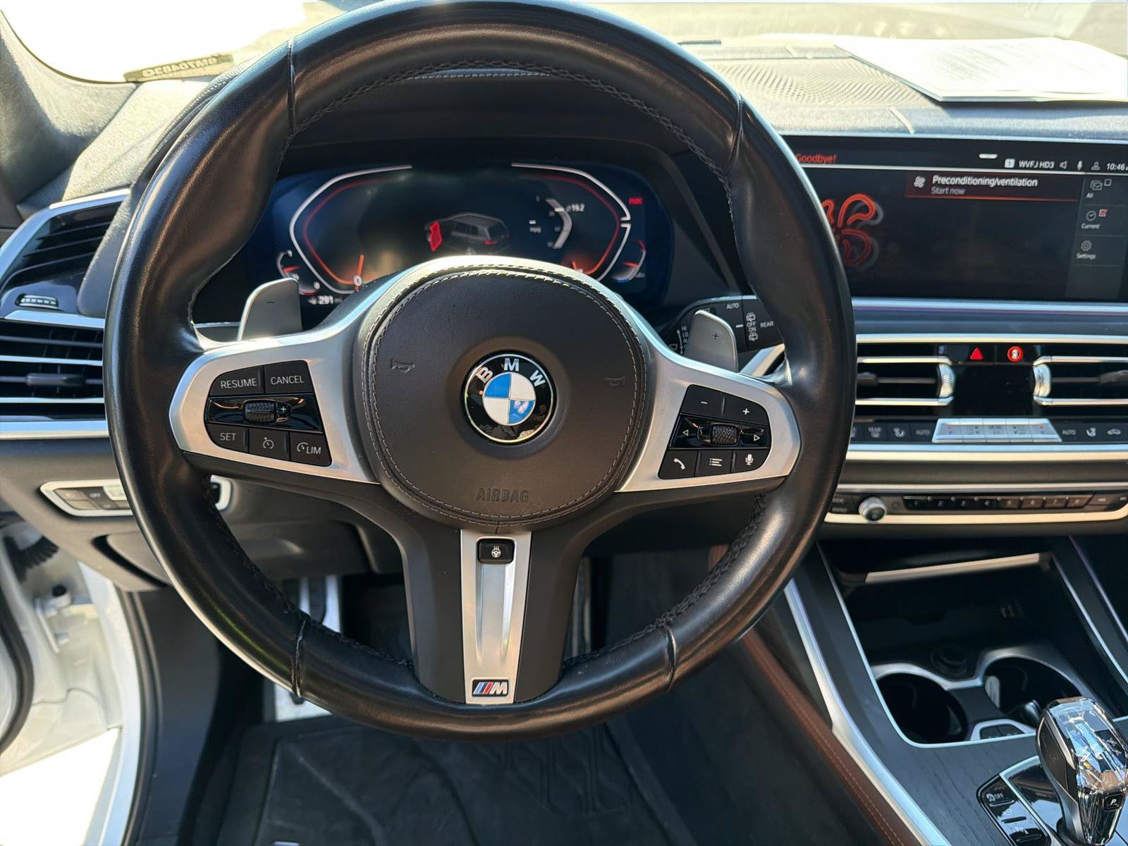 Used 2022 BMW X7 xDrive40i w/ M Sport Package AWD/4WD image 9