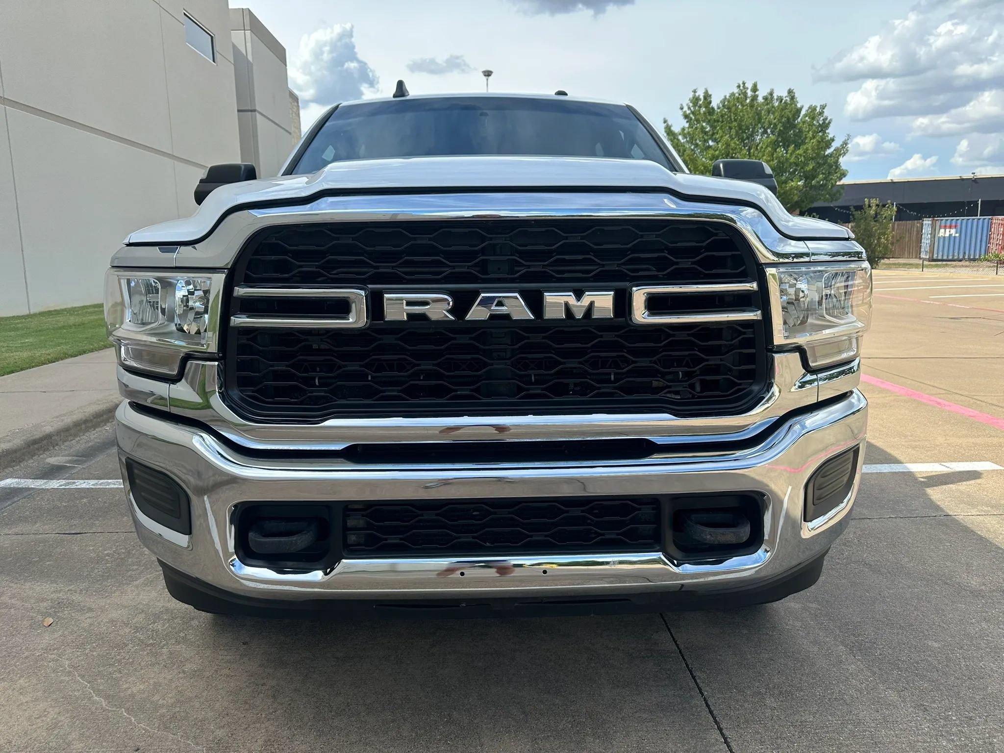 Used 2021 RAM 3500 Tradesman w/ Chrome Appearance Group AWD/4WD image 4