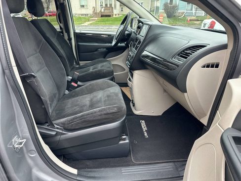 Used 2017 Dodge Grand Caravan SE w/ Power Window Group image 12