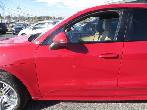 Used 2017 Porsche Macan S image 35