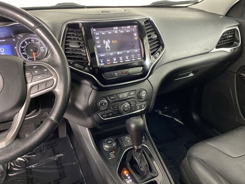 Used 2019 Jeep Cherokee Limited image 28