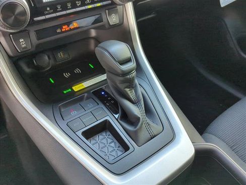 Certified 2025 Toyota RAV4 LE FWD image 21