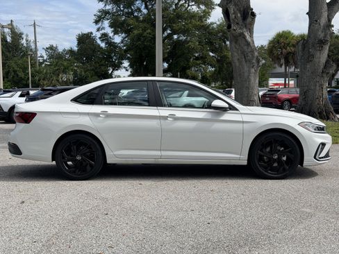 New 2026 Volkswagen Jetta SE FWD image 8