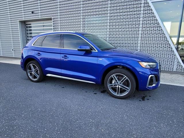 Used 2021 Audi Q5 e Prestige w/ Prestige Package AWD/4WD image 3