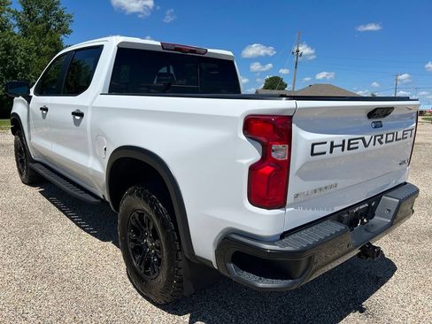Used 2023 Chevrolet Silverado 1500 ZR2 w/ Technology Package AWD/4WD image 3