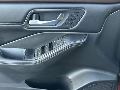 Used 2022 Nissan Rogue SL w/ SL Premium Package image 21