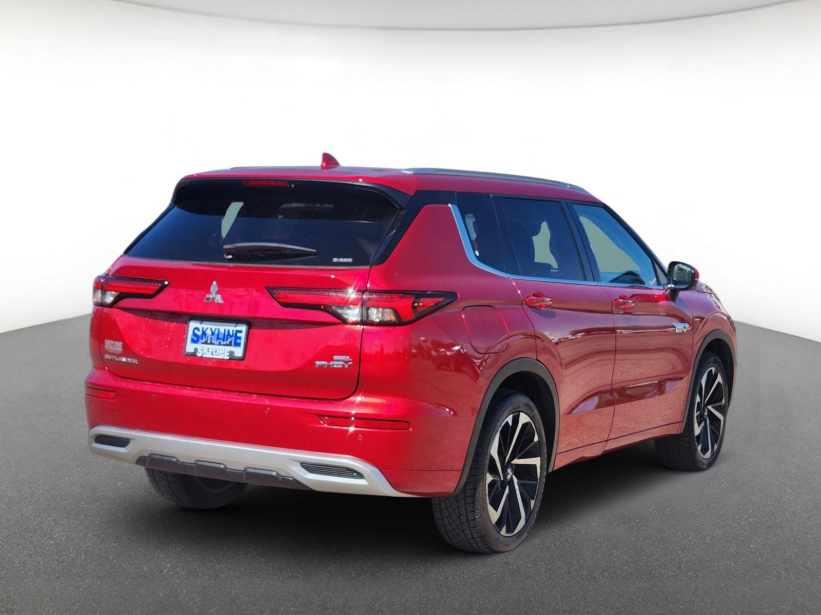 Used 2025 Mitsubishi Outlander SEL AWD/4WD image 3