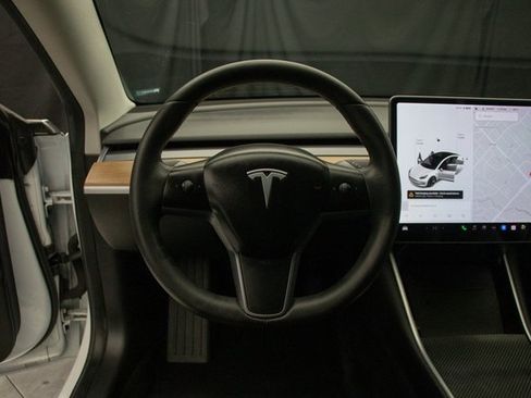 Used 2019 Tesla Model 3 Standard Range Plus image 22