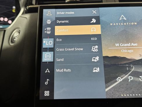 Used 2025 Land Rover Range Rover Velar Dynamic SE AWD/4WD image 24