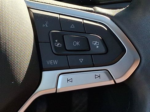 Used 2023 Volkswagen Jetta SE w/ Panoramic Sunroof Package FWD image 22