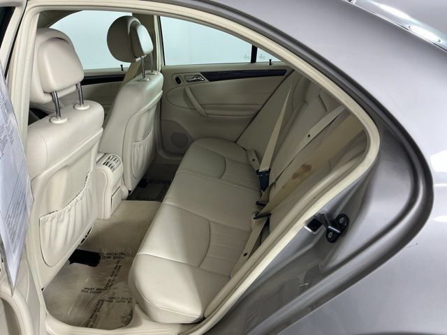 Used 2006 Mercedes-Benz C 350 Sedan image 21