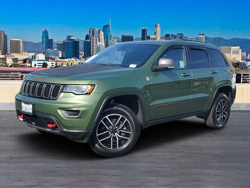Used 2020 Jeep Grand Cherokee Trailhawk w/ Trailhawk Luxury Group AWD/4WD image 2