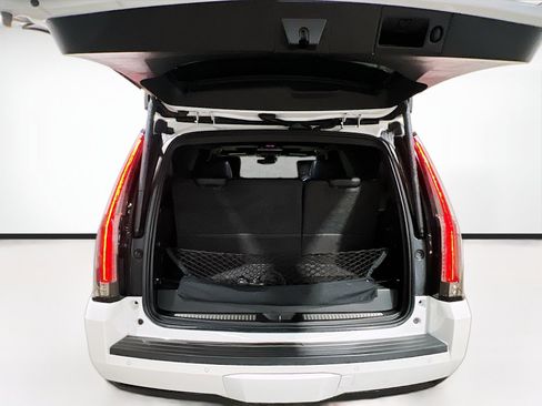 Used 2016 Cadillac Escalade Platinum image 22