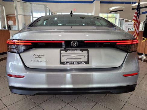 New 2025 Honda Accord SE image 5
