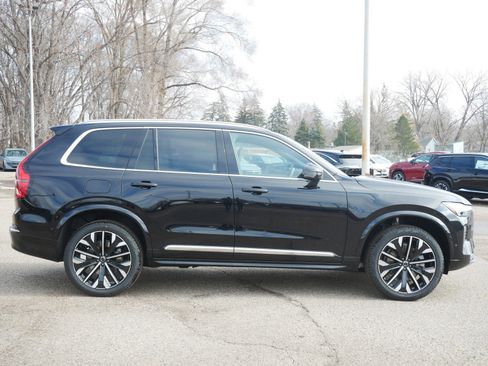 New 2026 Volvo XC90 B5 Plus image 2