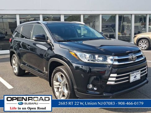 Used 2019 Toyota Highlander Limited AWD/4WD image 3