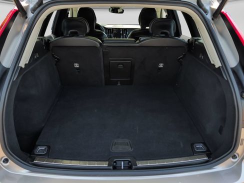 Used 2025 Volvo XC60 B5 Plus AWD/4WD image 38