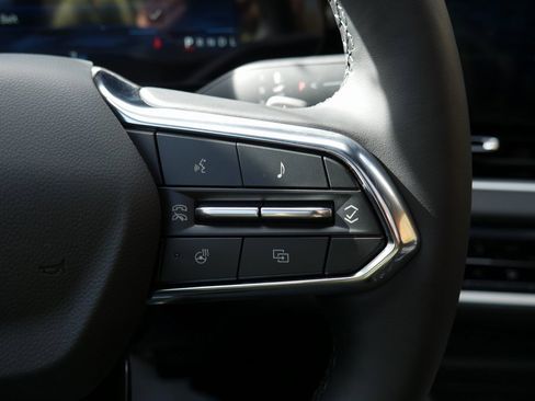 New 2026 Chevrolet Equinox LT w/ Convenience Package II image 13